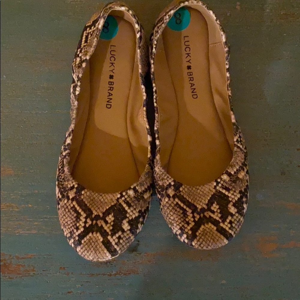 Lucky brand snake skin flats